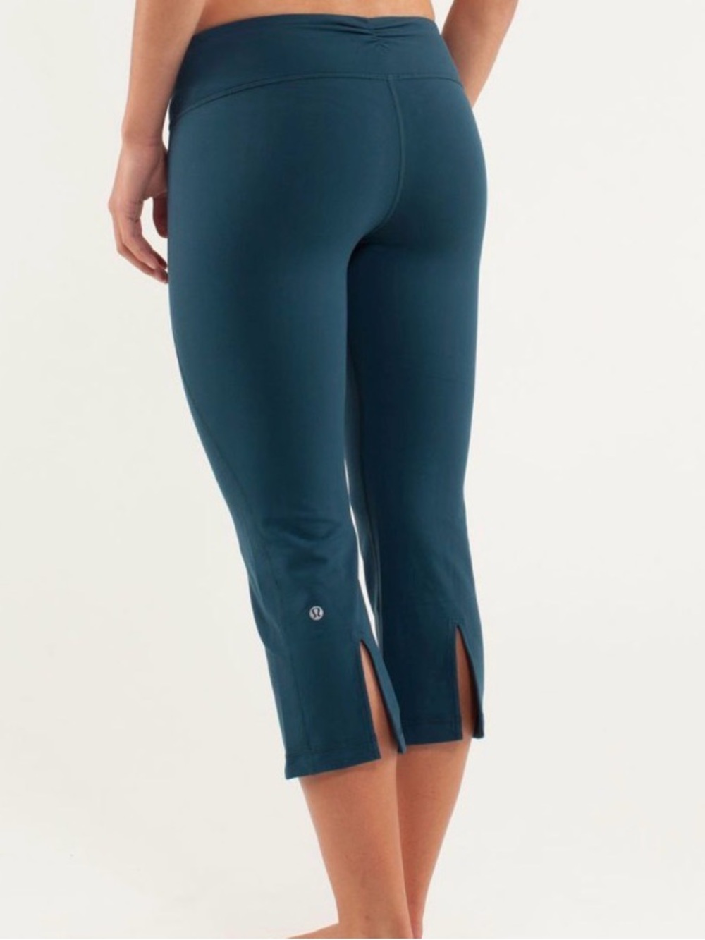 Lululemon Gather & Crow Crop size 10